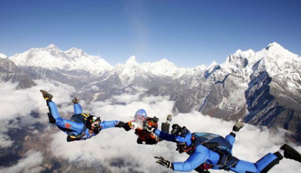 Everest Dağı, Nepal ve Çin